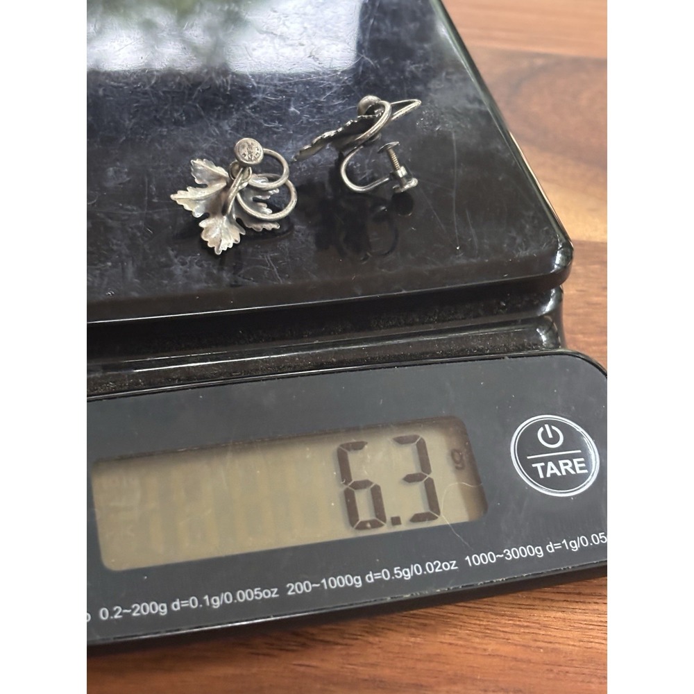 Vintage Sterling Silver Screwback Leaf Earrings - Picture 9 of 9